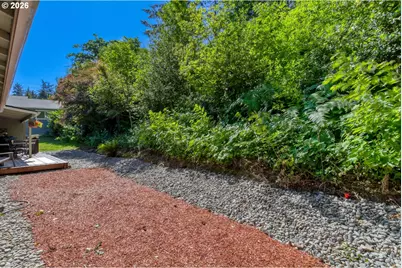 5048 SW Coronado St, Portland, OR 97219 - Photo 27
