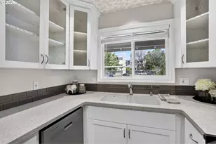 470 N Hayden Island Dr, Portland, OR 97217 - Photo 5