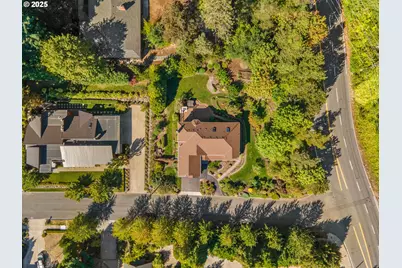 6145 SW Sweetbriar Ct, Portland, OR 97221 - Photo 45