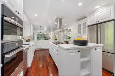 6145 SW Sweetbriar Ct, Portland, OR 97221 - Photo 9