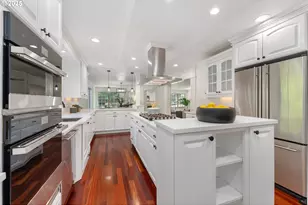 6145 SW Sweetbriar Ct, Portland, OR 97221 - Photo 9