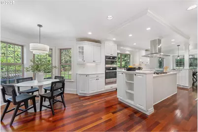 6145 SW Sweetbriar Ct, Portland, OR 97221 - Photo 15