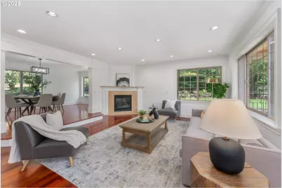 6145 SW Sweetbriar Ct, Portland, OR 97221 - Photo 5