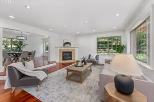 6145 SW Sweetbriar Ct, Portland, OR 97221 - Photo 5