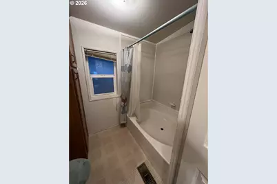 333 Lacasa St, Eugene, OR 97402 - Photo 3