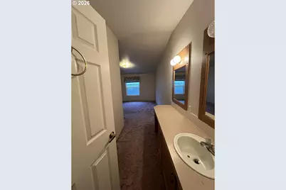 333 Lacasa St, Eugene, OR 97402 - Photo 5