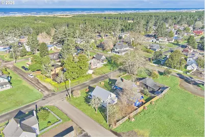 4302 L Pl, Seaview, WA 98644 - Photo 37