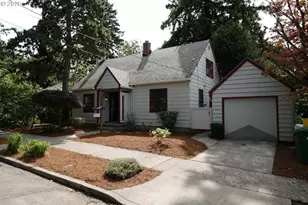 7925 SW 11th Ave, Portland, OR 97219 - Photo 3