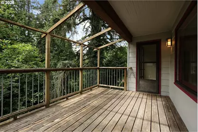7925 SW 11th Ave, Portland, OR 97219 - Photo 13
