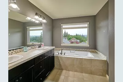 960 NE Cascadia Ridge Dr, Estacada, OR 97023 - Photo 17
