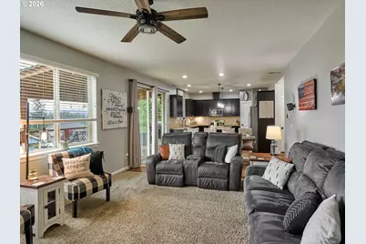 960 NE Cascadia Ridge Dr, Estacada, OR 97023 - Photo 7