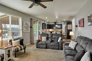 960 NE Cascadia Ridge Dr, Estacada, OR 97023 - Photo 7