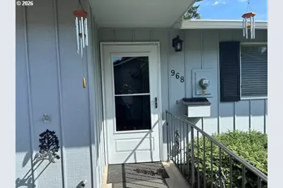 968 W L Street, Springfield, OR 97477 - Photo 3