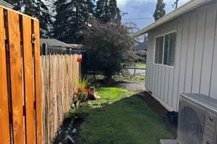 968 W L St, Springfield, OR 97477 - Photo 21