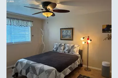968 W L Street, Springfield, OR 97477 - Photo 11
