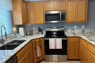 968 W L St, Springfield, OR 97477 - Photo 9