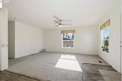 1427 31st St, Springfield, OR 97477 - Photo 5