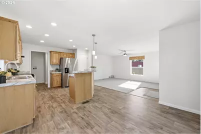 1427 31st St, Springfield, OR 97477 - Photo 9