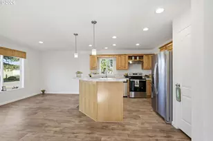 1427 31st St, Springfield, OR 97477 - Photo 11