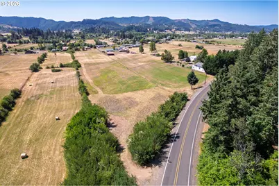 1555 Northside Rd, Sutherlin, OR 97479 - Photo 1