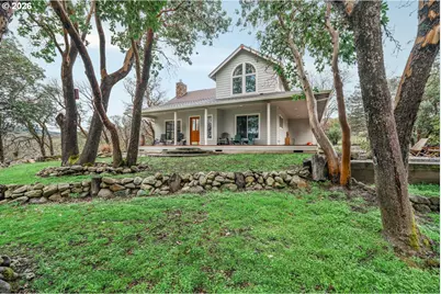 5655 Tamarack Ln, Central Point, OR 97502 - Photo 1