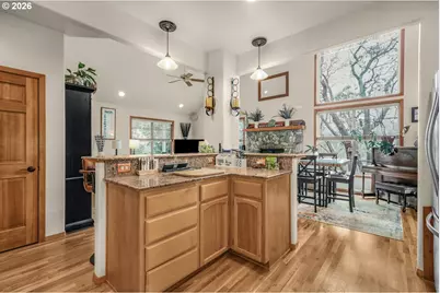 5655 Tamarack Ln, Central Point, OR 97502 - Photo 17