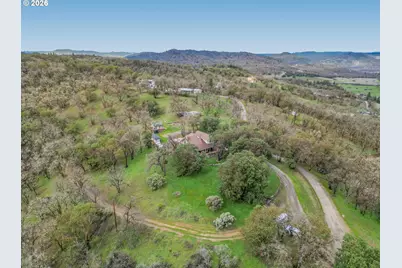 5655 Tamarack Ln, Central Point, OR 97502 - Photo 7