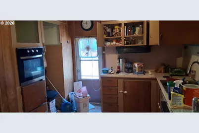 1413 Hawthorne Ave, Reedsport, OR 97467 - Photo 3