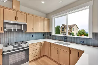 8819 SW 176th Ave, Beaverton, OR 97007 - Photo 9