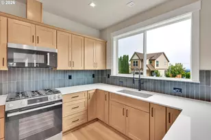 8819 SW 176th Ave, Beaverton, OR 97007 - Photo 9