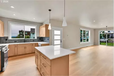 8819 SW 176th Ave, Beaverton, OR 97007 - Photo 11