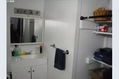 2075 Johnson St, North Bend, OR 97459 - Photo 7