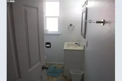 2075 Johnson St, North Bend, OR 97459 - Photo 25