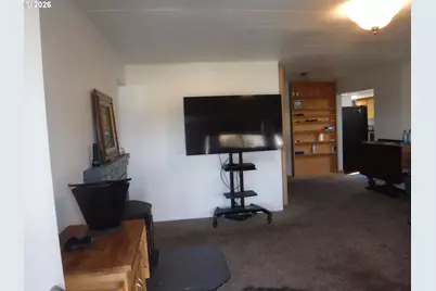 2075 Johnson St, North Bend, OR 97459 - Photo 11