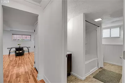8325 SW Terwilliger Blvd, Portland, OR 97219 - Photo 27