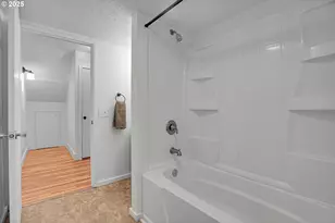 8325 SW Terwilliger Blvd, Portland, OR 97219 - Photo 21