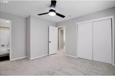8325 SW Terwilliger Blvd, Portland, OR 97219 - Photo 9
