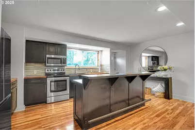 8325 SW Terwilliger Blvd, Portland, OR 97219 - Photo 17