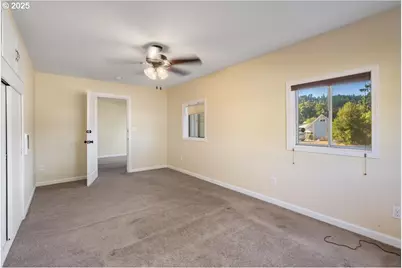 47578 School St, Oakridge, OR 97463 - Photo 7