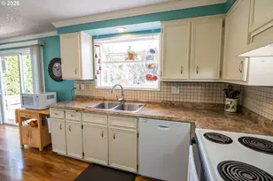 4483 Thunderbird St, Eugene, OR 97404 - Photo 9