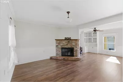 27536 Pearl St, Brownsville, OR 97327 - Photo 9
