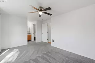 8911 NE Burton Rd, Vancouver, WA 98662 - Photo 19