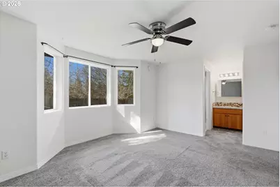 8911 NE Burton Rd, Vancouver, WA 98662 - Photo 15