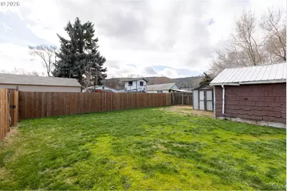 758 Pleasant Ct, The Dalles, OR 97058 - Photo 13