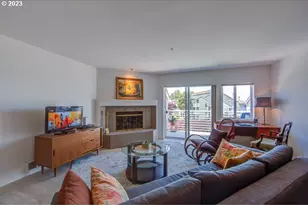 179 N Hayden Bay Dr, Portland, OR 97217 - Photo 11