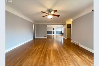 12136 SE Brie Ct, Clackamas, OR 97015 - Photo 7