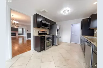 12136 SE Brie Ct, Clackamas, OR 97015 - Photo 9