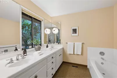 4910 SW Humphrey Park Rd, Portland, OR 97221 - Photo 23