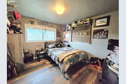 1880 Fairhill Dr, Roseburg, OR 97471 - Photo 21