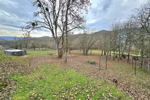 1880 Fairhill Dr, Roseburg, OR 97471 - Photo 17